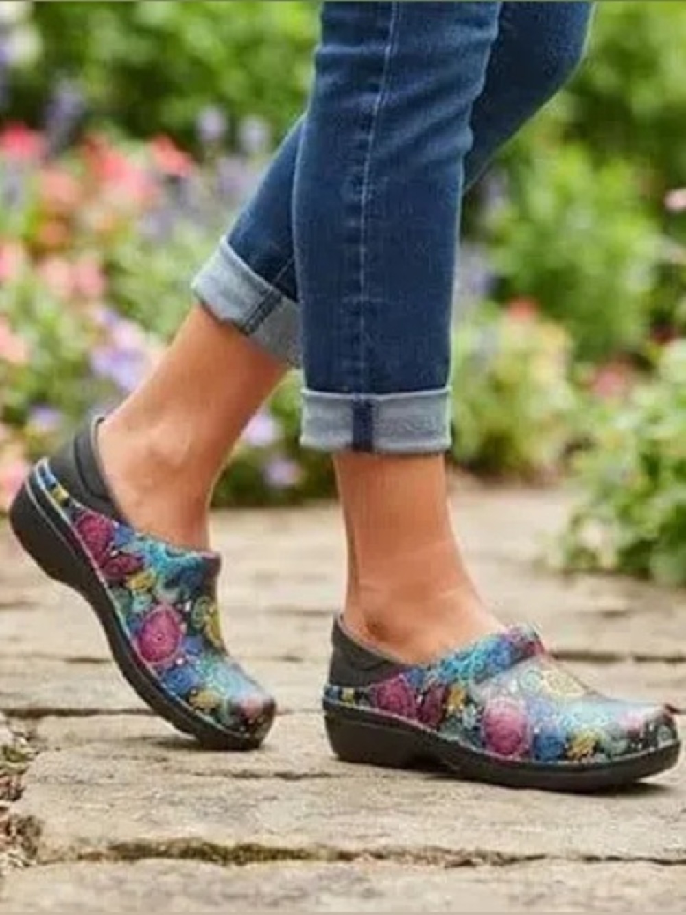 NEW Crocs Neria Pro II Work Clogs - Size 10